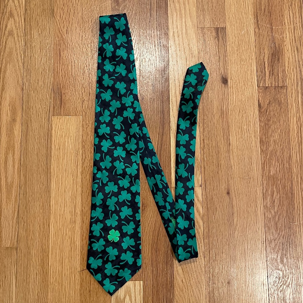 Walnut Ridge St. Patrick's Day Shamrock Tie Ireland Green